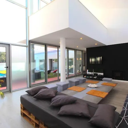 5 Bedrooms With Shared Pool Jacuzzi And Terrace At Setubal Вилла Пиньял-Нову