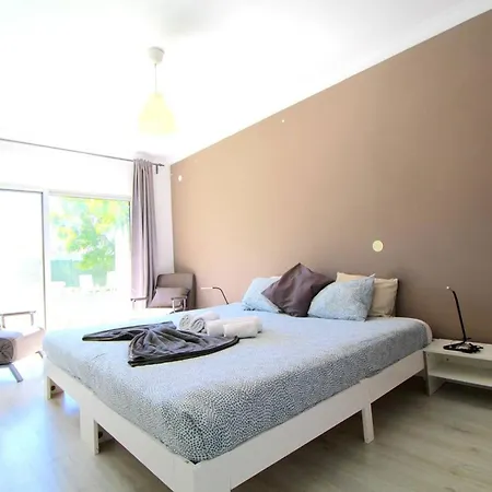 5 Bedrooms With Shared Pool Jacuzzi And Terrace At Setubal Вилла *