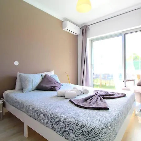 5 Bedrooms With Shared Pool Jacuzzi And Terrace At Setubal * Пиньял-Нову