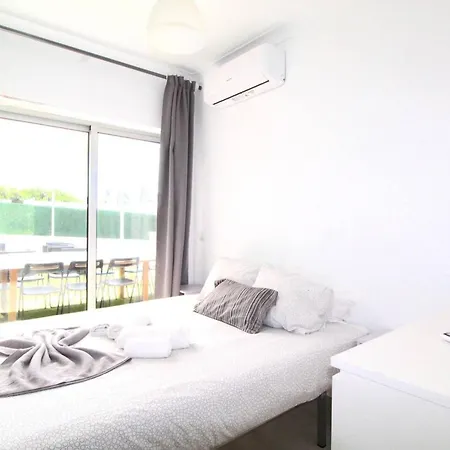 5 Bedrooms With Shared Pool Jacuzzi And Terrace At Setubal *