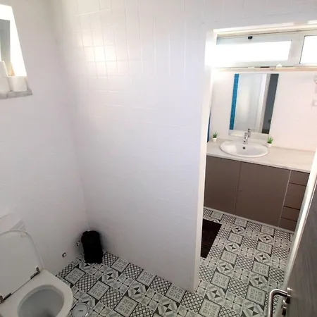 5 Bedrooms With Shared Pool Jacuzzi And Terrace At Setubal *